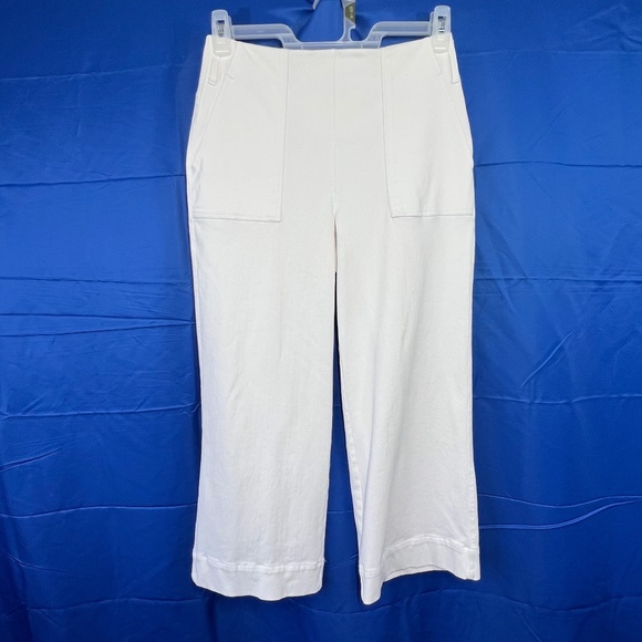 🔥|•LYSSÉ•| White Cropped Stretch Jeans Size Medium - Picture 1 of 9
